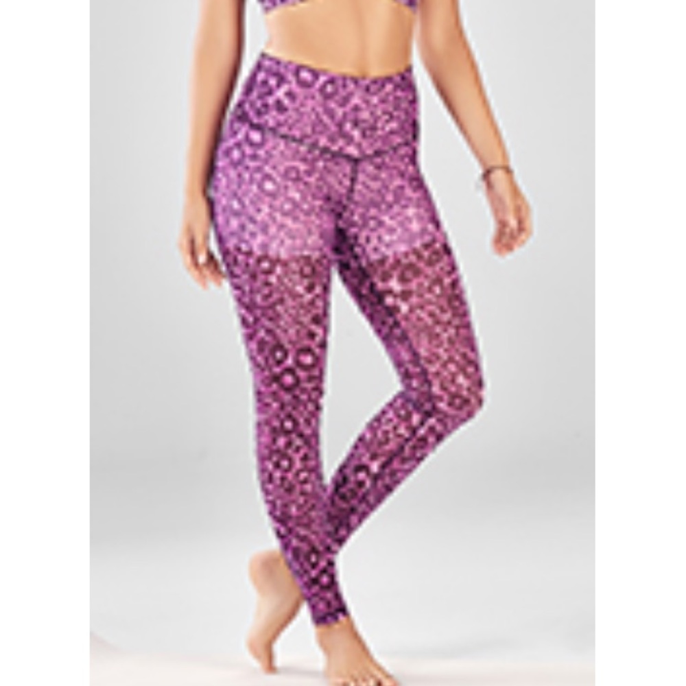 NWT Fabletics High-Waisted Pureluxe Mesh Legging in Burgundy Rapido